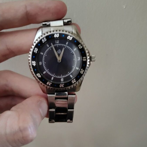 Aura watch like new silver