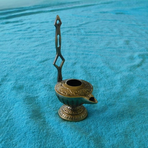 Wall lantern made of solid bronze, traditional style