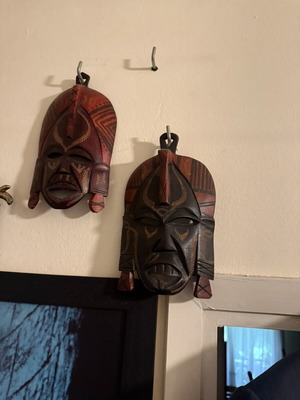 Αφρικανικές μάσκες σετ δύο σαν καινούργιες