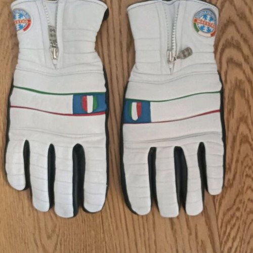 Vintage leather ski gloves