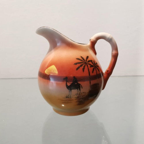 Porcelaine de Japon jug used with bamboo handle