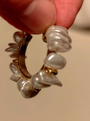 Earrings like new gold with faux pearls