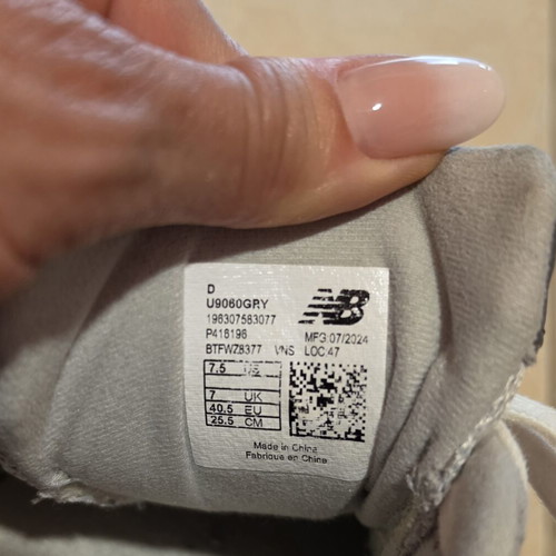 New Balance 9060 sneakers used, gray, size 40.5