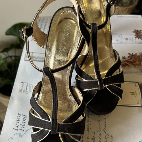 Sweet Shoes women's high heel sandals like new, black suede