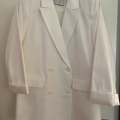 White jacket like new size large Waikiki