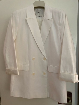 White jacket like new size large Waikiki