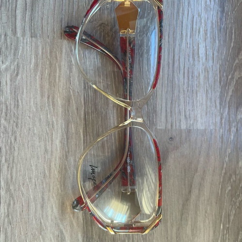 Eyeglasses like new with beautiful red design