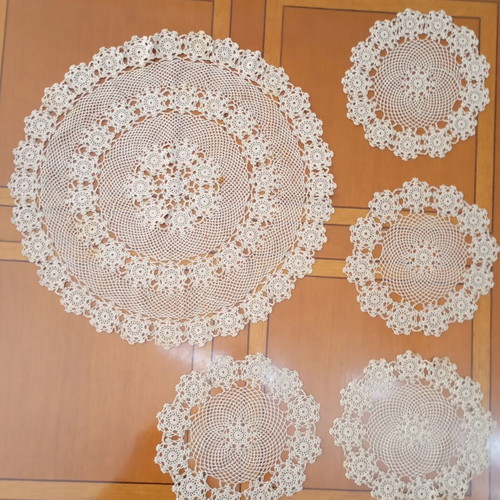 Table linens set like new