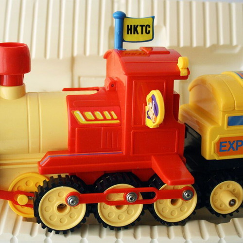 Tumbling Loco 26cm Playwell train vintage 1989 unused