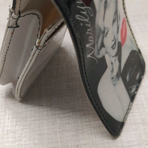 Cigarette pack case like new