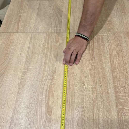 Extendable dining table with chairs like new