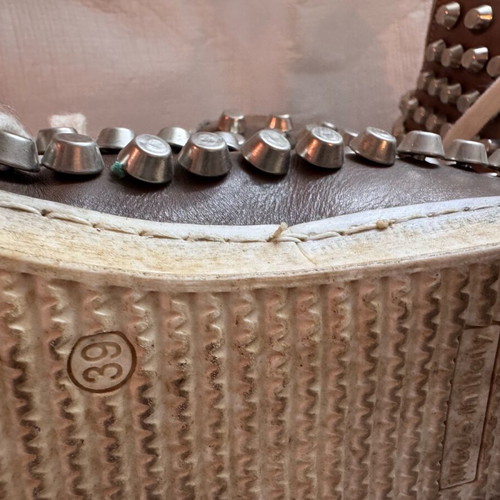 Brown boots with studs used, size 39