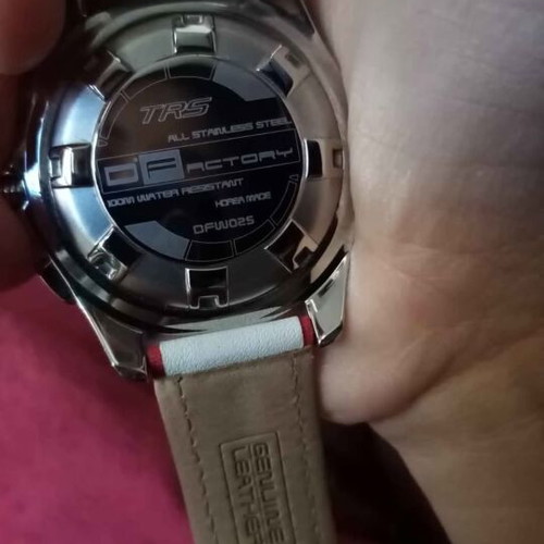 D Factory men's watch like new, leather analog, 100 meters water resistant