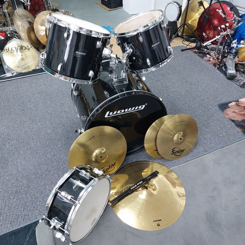 Ludwig Accent CS Combo drum set used with Sabian Solar cymbals and snare