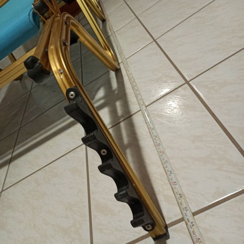 Professional beach lounger in blue like new