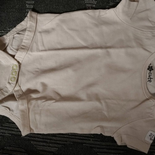 Baby bodysuits used, pack of 3, in very good condition