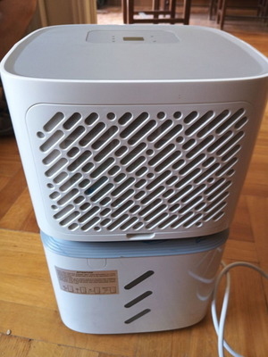 Toyotomi Kibo dehumidifier like new
