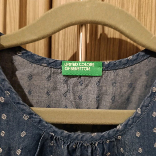 Σαλοπέτα Benetton για 5 ετών κοριτσάκι σαν καινούργια, μπλε τζιν με σχέδια