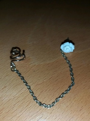 Earring with chain like new