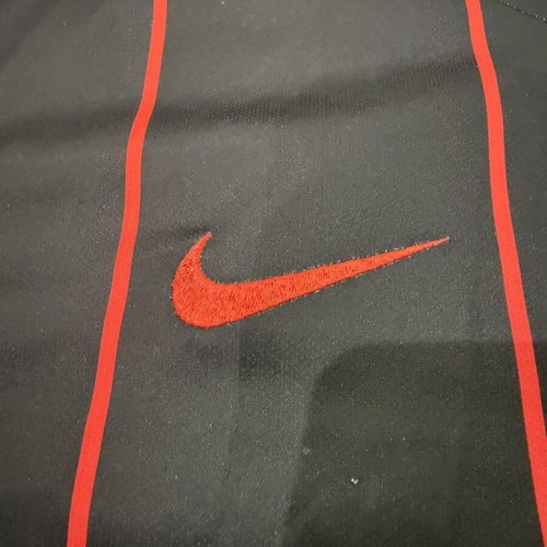 Eintracht Frankfurt 2015/16 Jersey Nike #15 Djakpa used with signatures XL