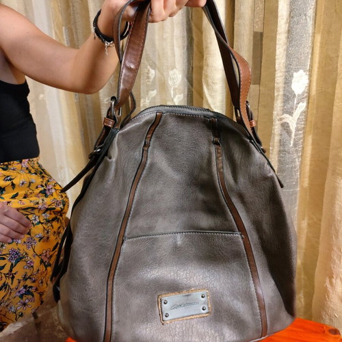 Axel shoulder bag like new, gray