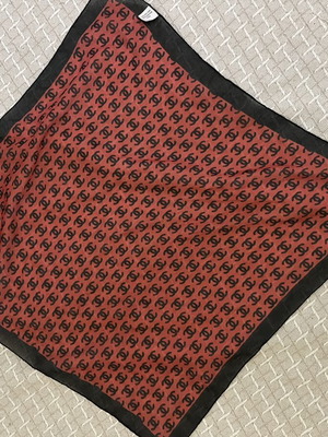 Scarf used, black and red