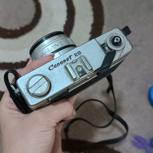 Canon Canonet 28 35mm film camera like new, circa 1968-1971