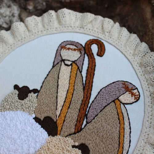 Shepherds with 3D embroidered lambs, 15cm, new