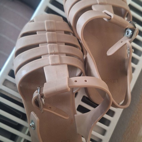 Liewood sandals size 27 like new, old rose color