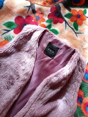 Fur vest pink S like new