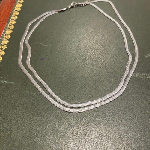 Steel double necklace like new, silver color, modern design