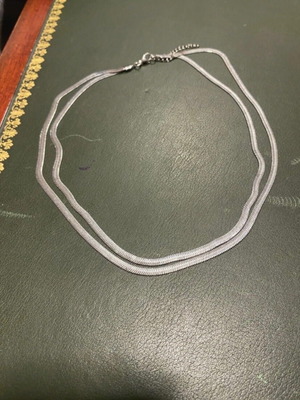 Steel double necklace like new, silver color, modern design