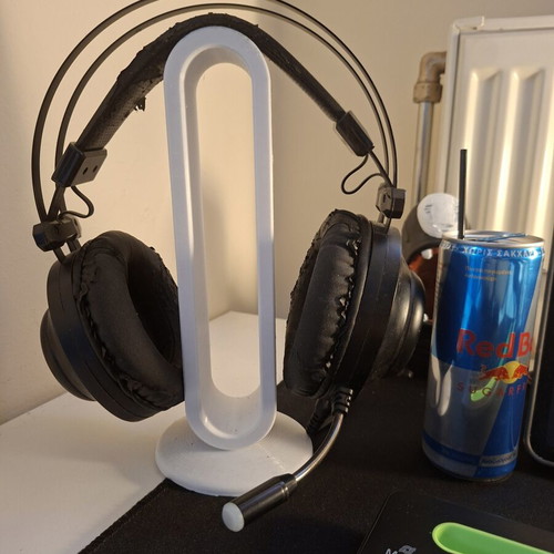 Headphone holder 3D printed with eco-friendly PLA filament like new
