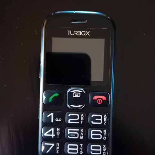 TurboX Yaya mobile phone used with SOS button