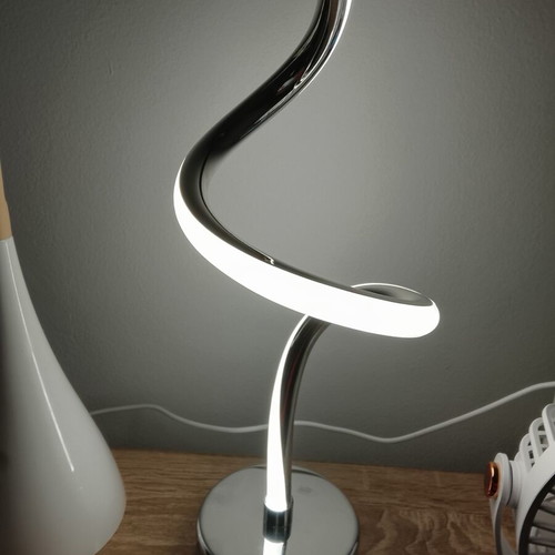 Modern LED table lamp with 3 white shades