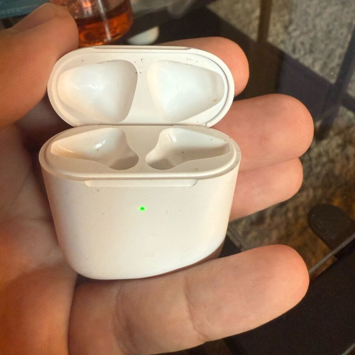 AirPods gen 2 case used