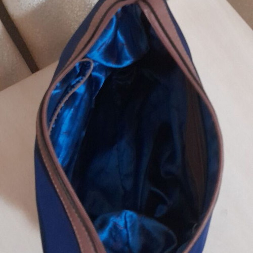 Axel toiletry bag navy blue with brown details