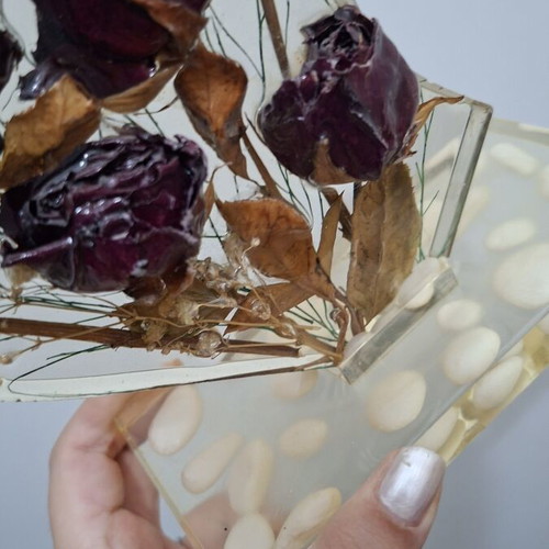Handmade epoxy resin heart decor with real dried roses, like new