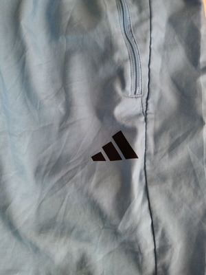 Μαγιό βερμούδα Adidas σαν καινούργιο, μέγεθος M, μπλε τιρκουάζ