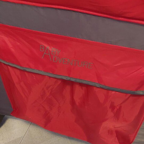 Baby Adventure playpen like new, foldable with wheels