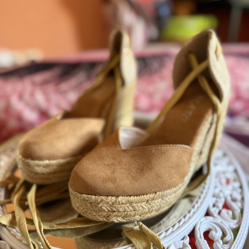 Women’s Beige Platform Espadrilles with Ankle Ties PLATO used