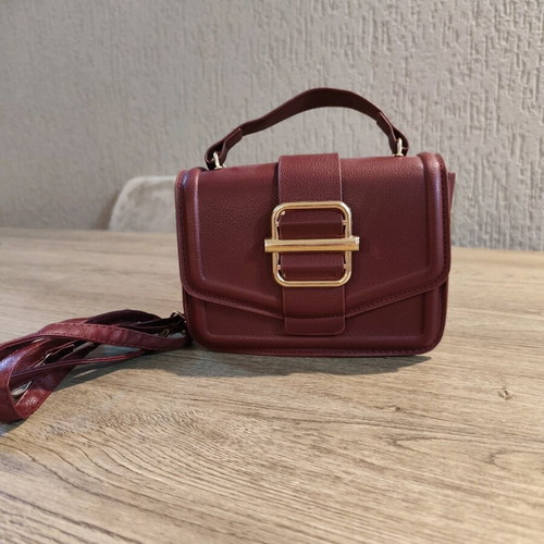 Burgundy crossbody handbag new with strap