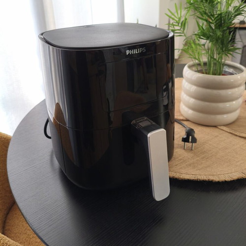 Philips Air Fryer HD9252 used