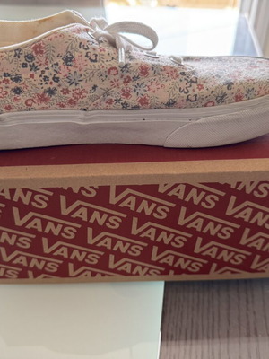 Vans women's floral canvas shoes size 38 used, beige