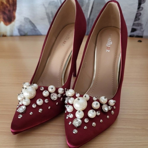 Velvet wine red pumps with decorative pearls, new, size 40