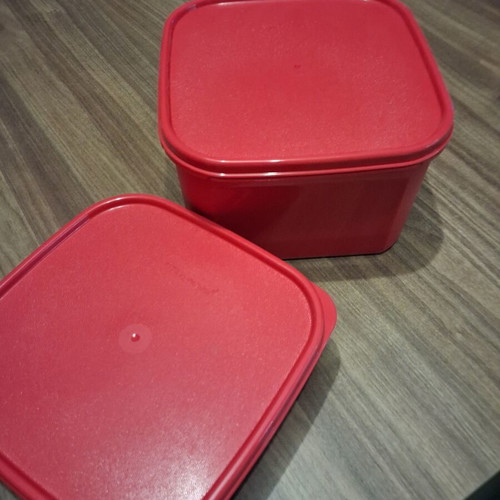 Compact containers 1.2L & 2.6L new, red, stackable food storage