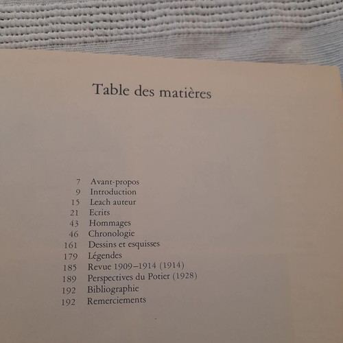 Book L'art de Bernard Leach hardcover like new, in French