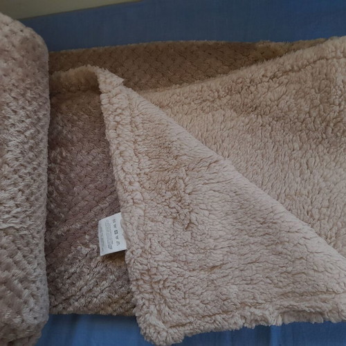 Decorative throw blanket for armchair, beige, popcorn texture