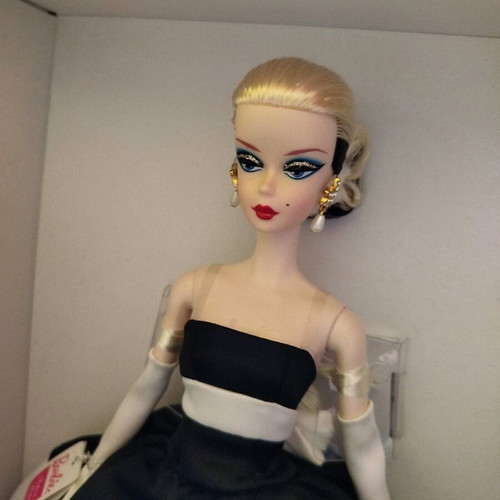 Mattel FXF25 Collectible Doll BFMC Black/White New