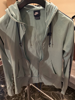Nike summer sports jacket pistachio color like new